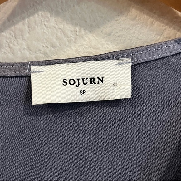 SOJURN purple gray sun h tie front long sleeve satin like crop top size small - Picture 7 of 7